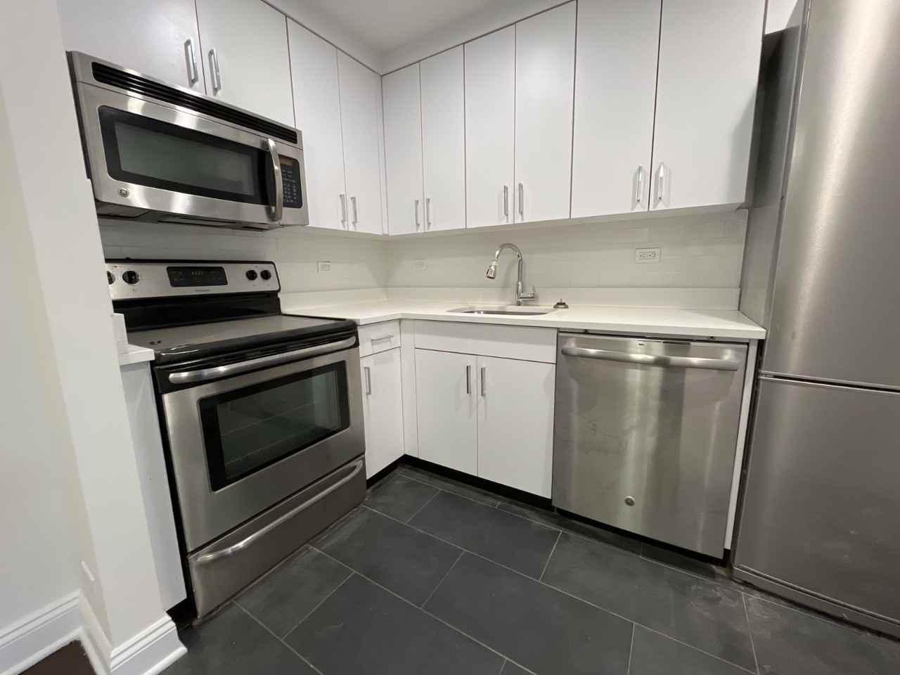 E 69th St #3M - Photo 5 of 6