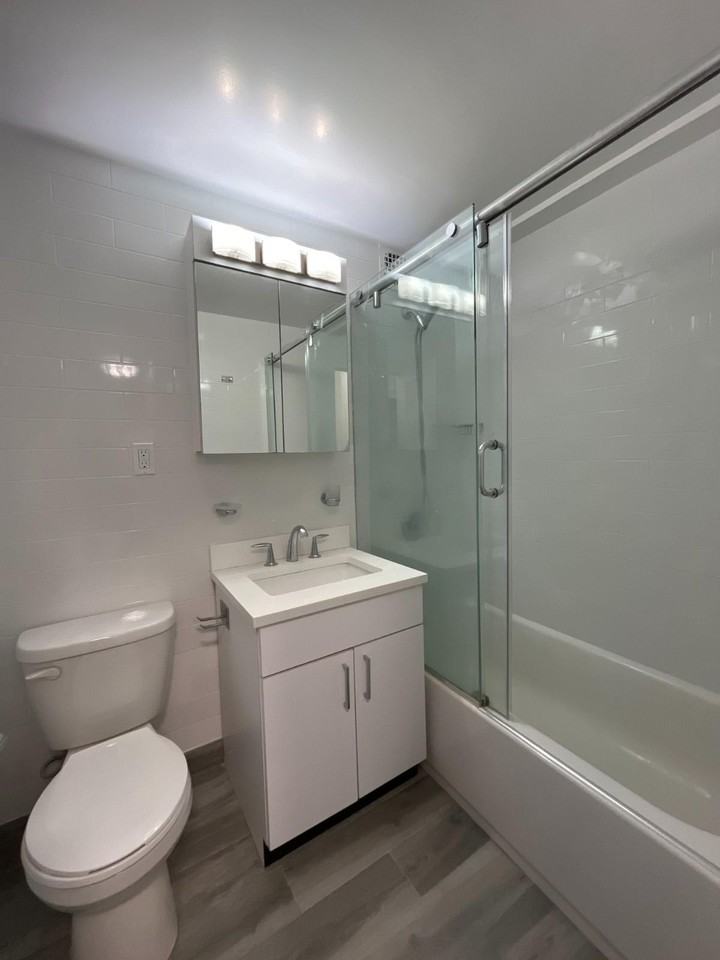 E 69th St #3M - Photo 6 of 6