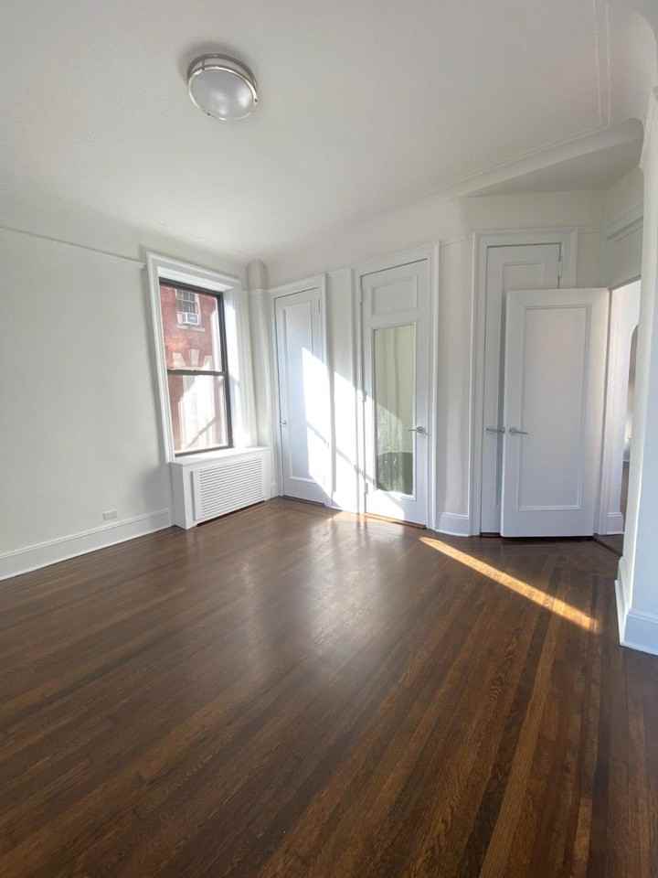 W 72nd St #6D - Photo 6 of 9