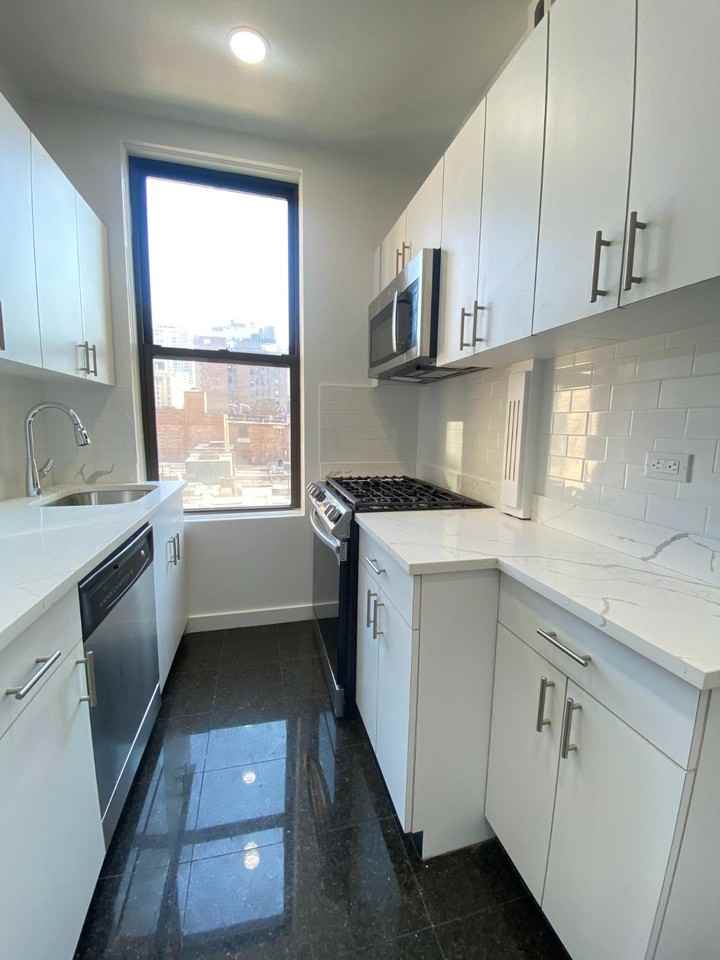 W 72nd St #6D - Photo 7 of 9