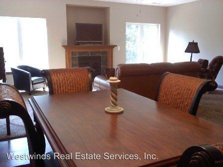 1092 Walnut Avenue - Photo 3 of 7