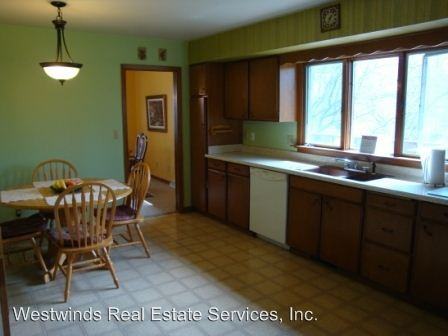 1437 Oakcrest Ave - Photo 2 of 6