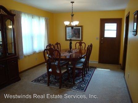 1437 Oakcrest Ave - Photo 3 of 6