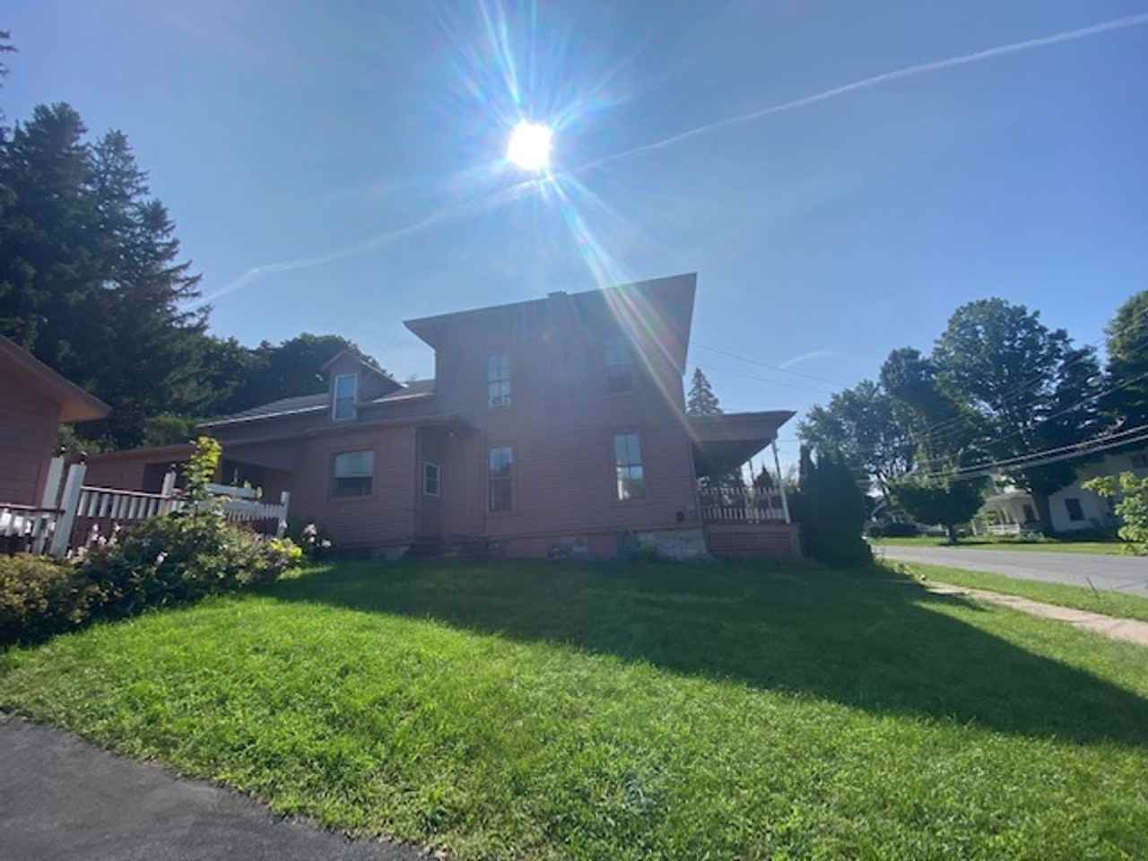 128 N Washington St - Photo 2 of 32