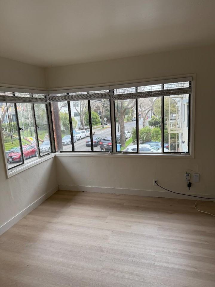 2480 Virginia St - Photo 3 of 35