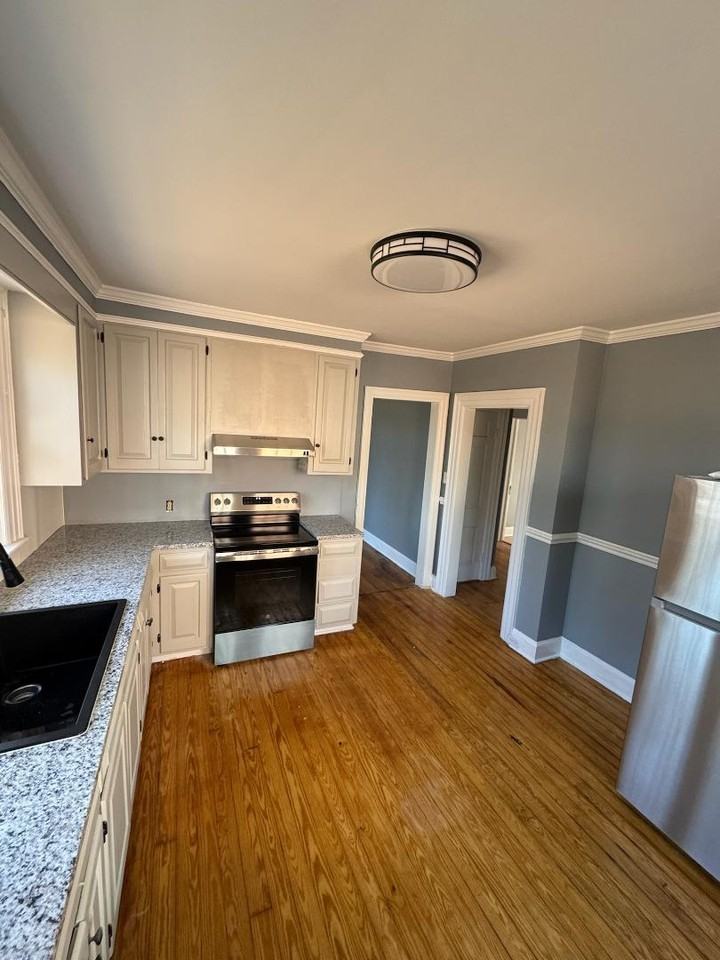 1115 Lafayette Ave - Photo 4 of 11