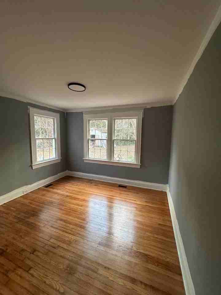 1115 Lafayette Ave - Photo 5 of 11