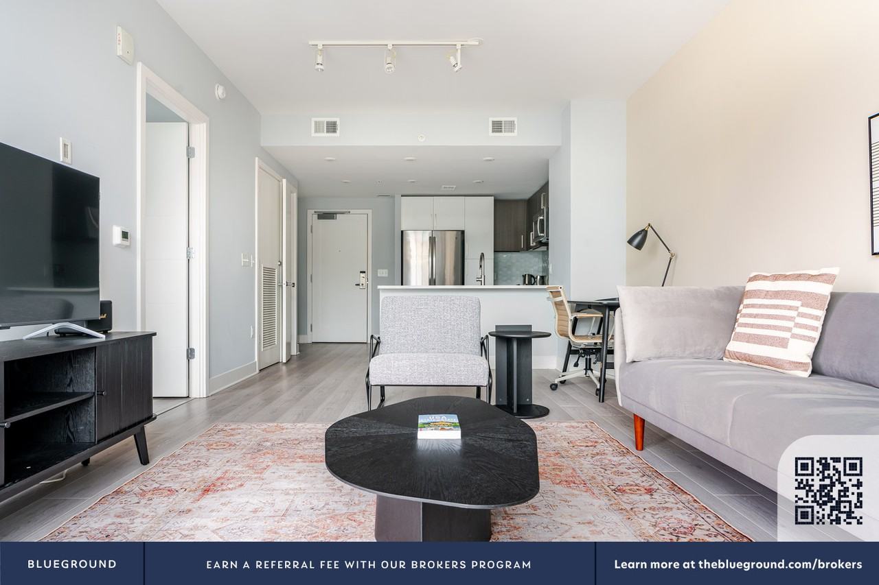4850 Rugby Avenue - Photo 4 of 45