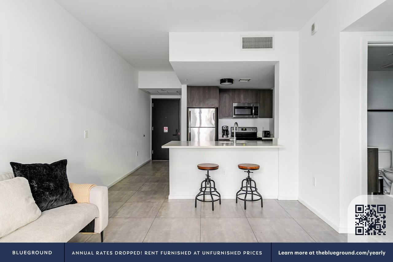 230 Northeast 4th Street - Photo 3 of 32