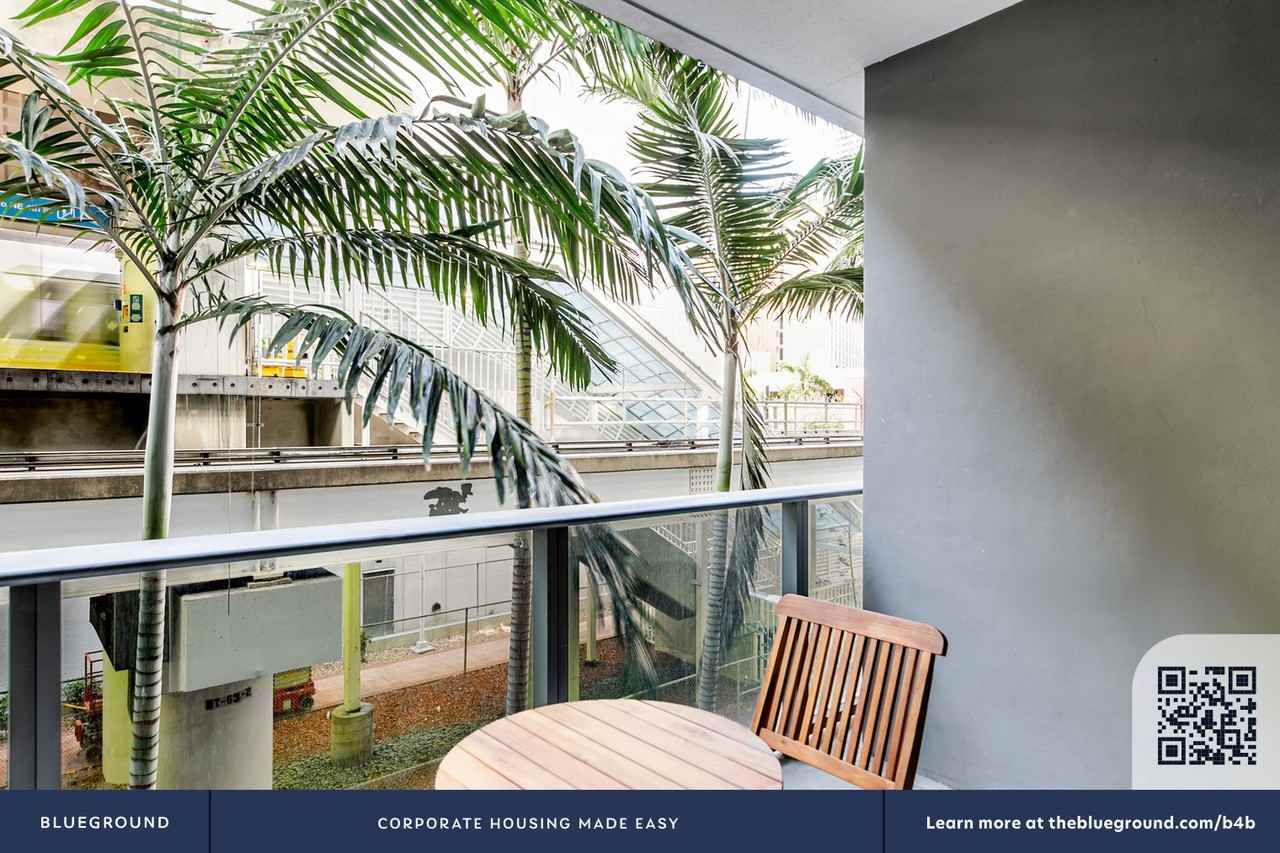 230 Northeast 4th Street - Photo 5 of 32