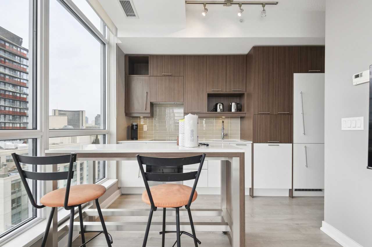 199 Richmond St W #1030992P - Photo 2 of 10