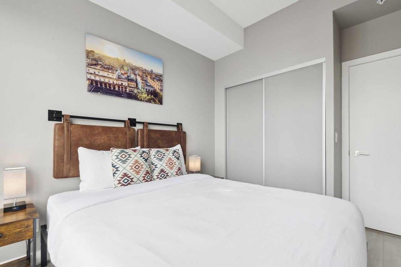 199 Richmond St W #1030992P - Photo 3 of 10