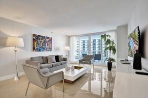 featured image of 1717 N Bayshore Dr