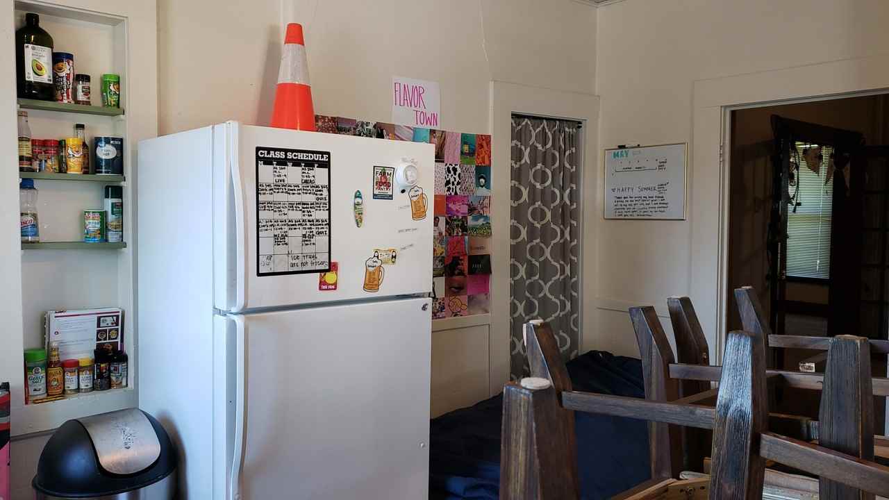 440 Ne Maple St #1 - Photo 7 of 14