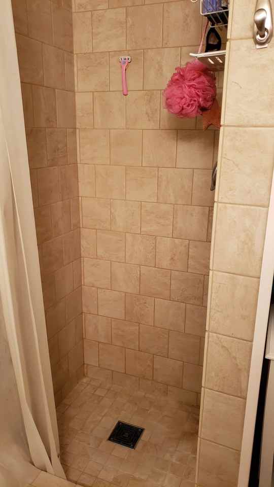 440 Ne Maple St #1 - Photo 3 of 14