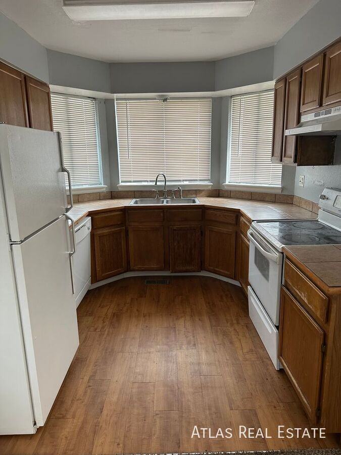 4345 Davenport Way - Photo 4 of 18