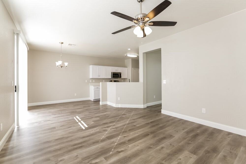 10643 Solar Hawk Ave - Photo 5 of 17