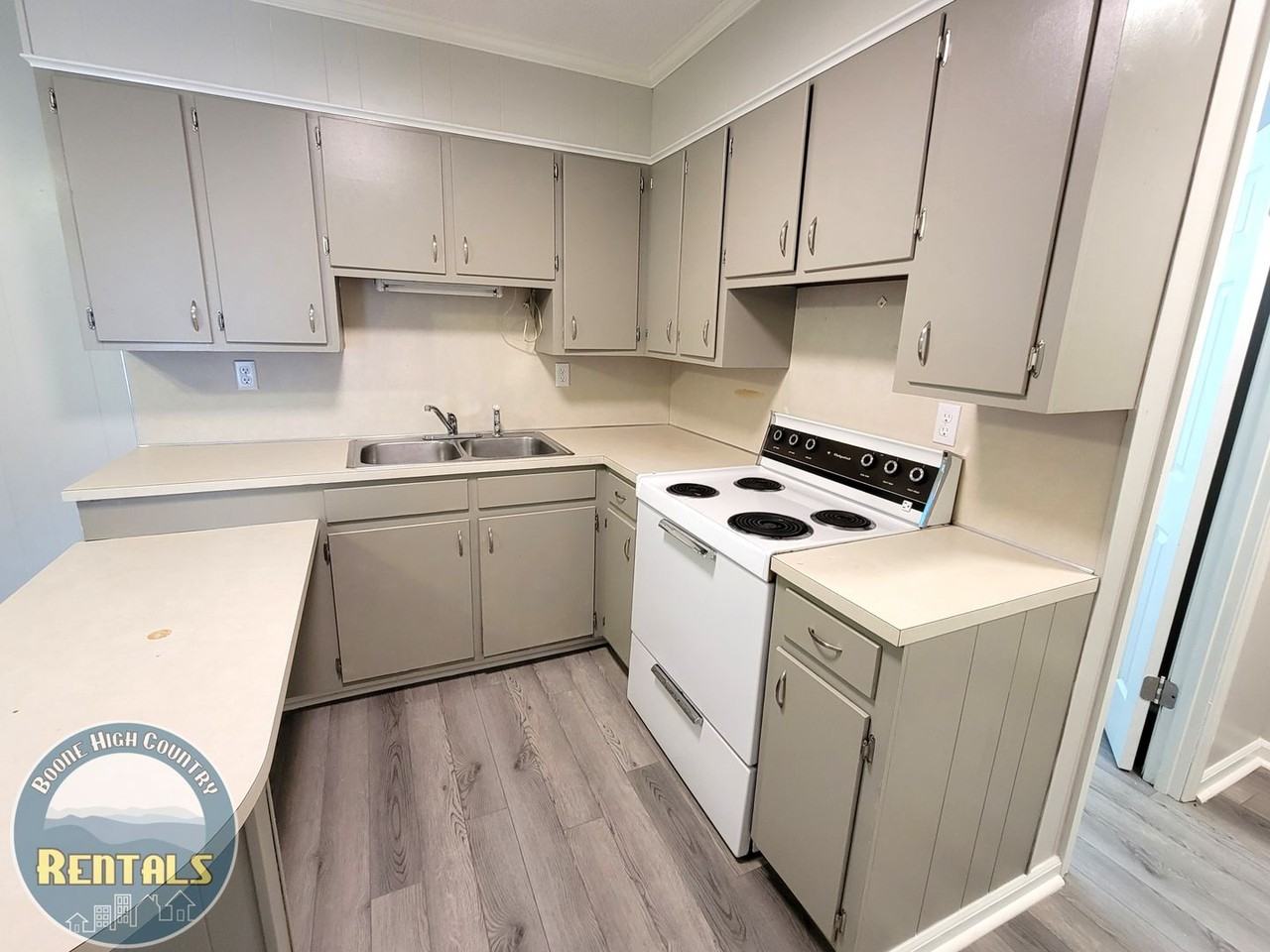 243 Bamboo Road - Photo 5 of 15