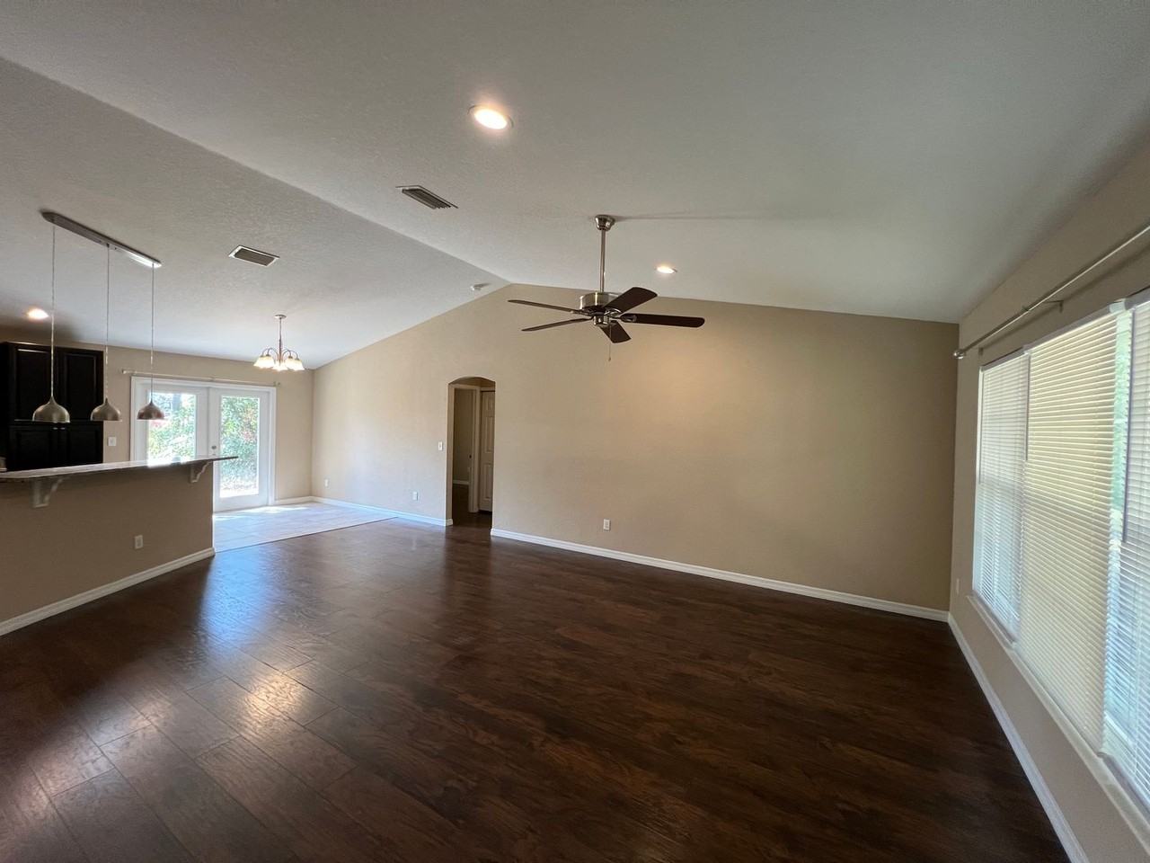 8260 Se 158th St - Photo 5 of 26