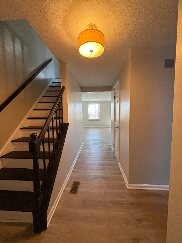 784 Woodlyn Dr S - Photo 2 of 17