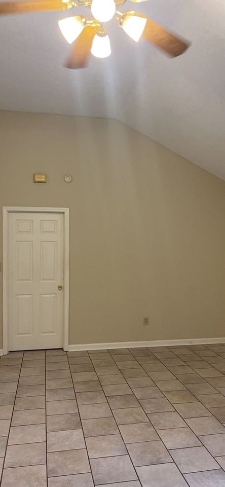 705 Battle Ln - Photo 3 of 8