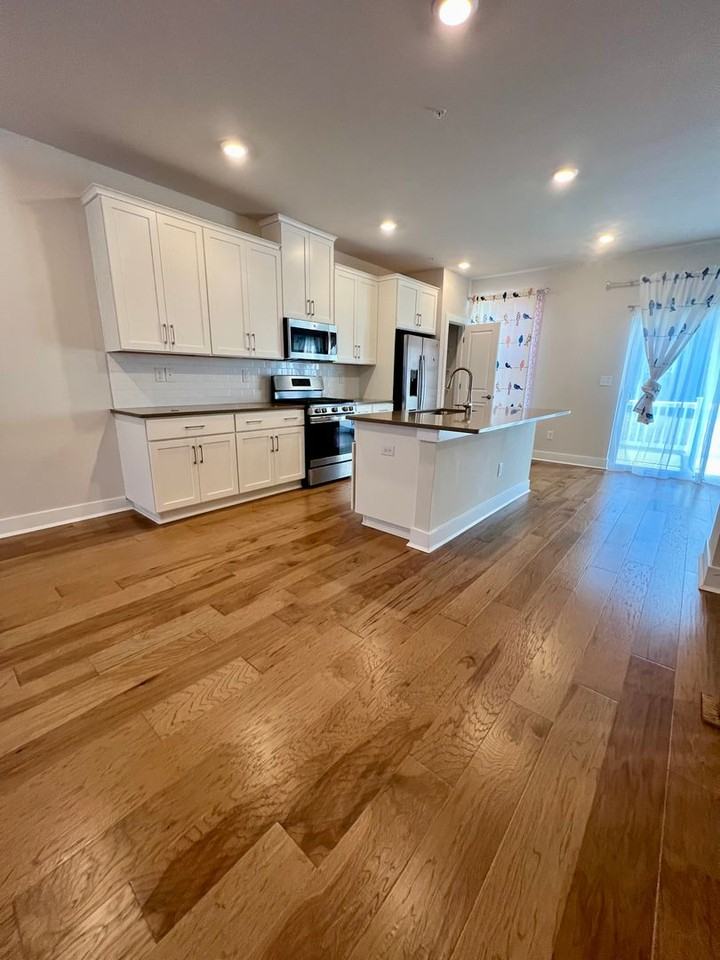 806 Pecan Rd - Photo 4 of 19