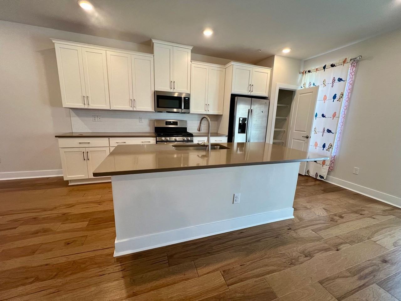 806 Pecan Rd - Photo 5 of 19