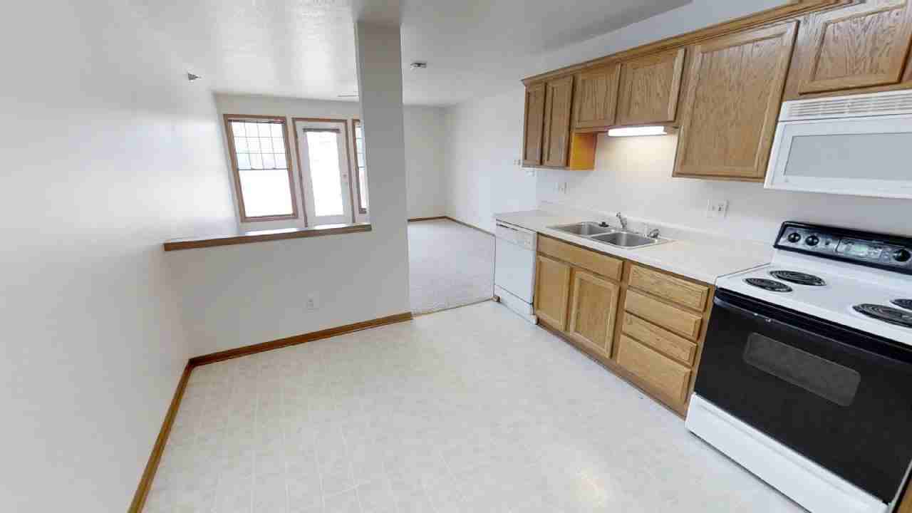 2627 Kent - Photo 2 of 20