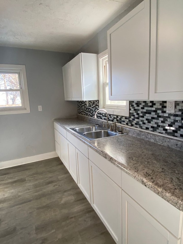 1219 N 9th St - Photo 2 of 14