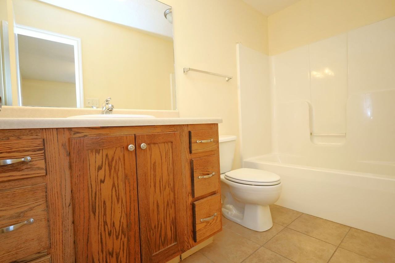 1801B Chestnut Dr - Photo 6 of 10