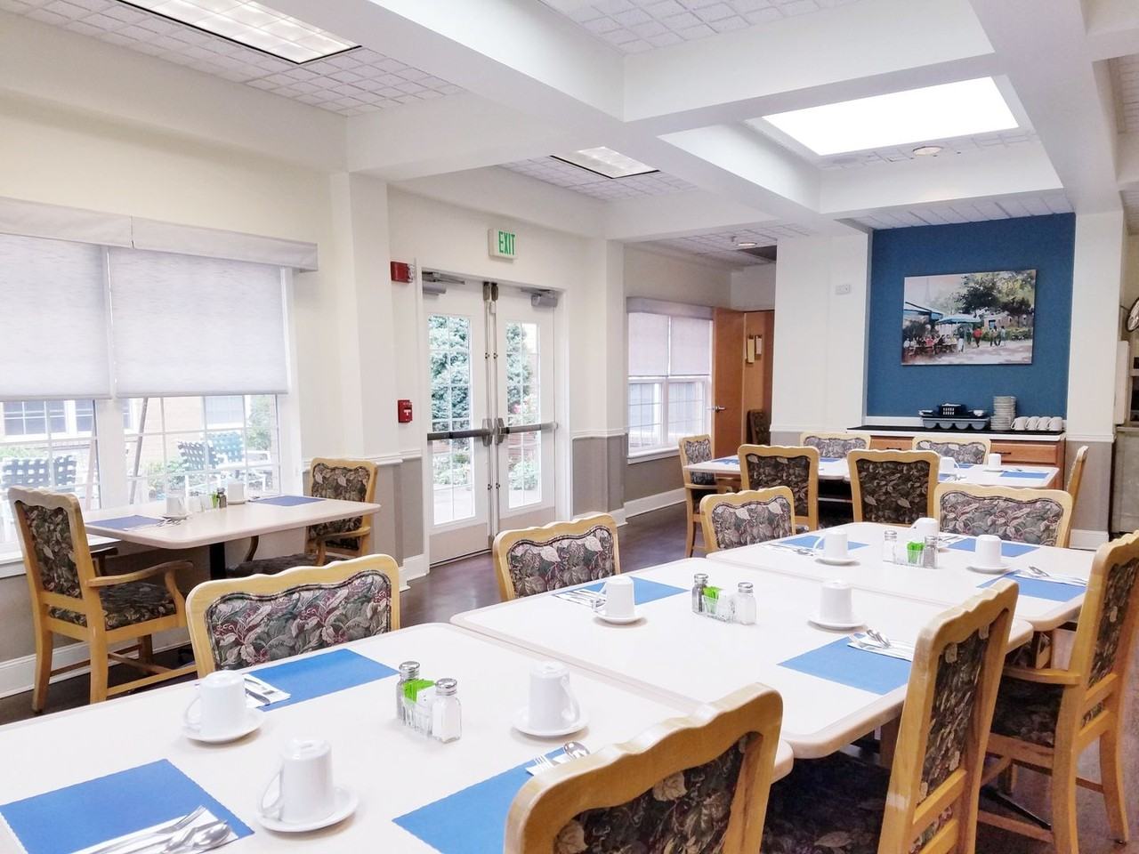 Life Manor Mountainside - Photo 6 of 18