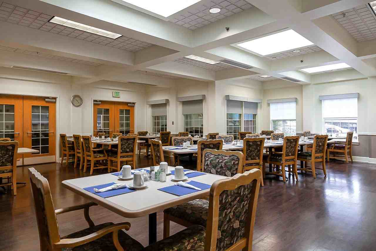 Life Manor Mountainside - Photo 7 of 18