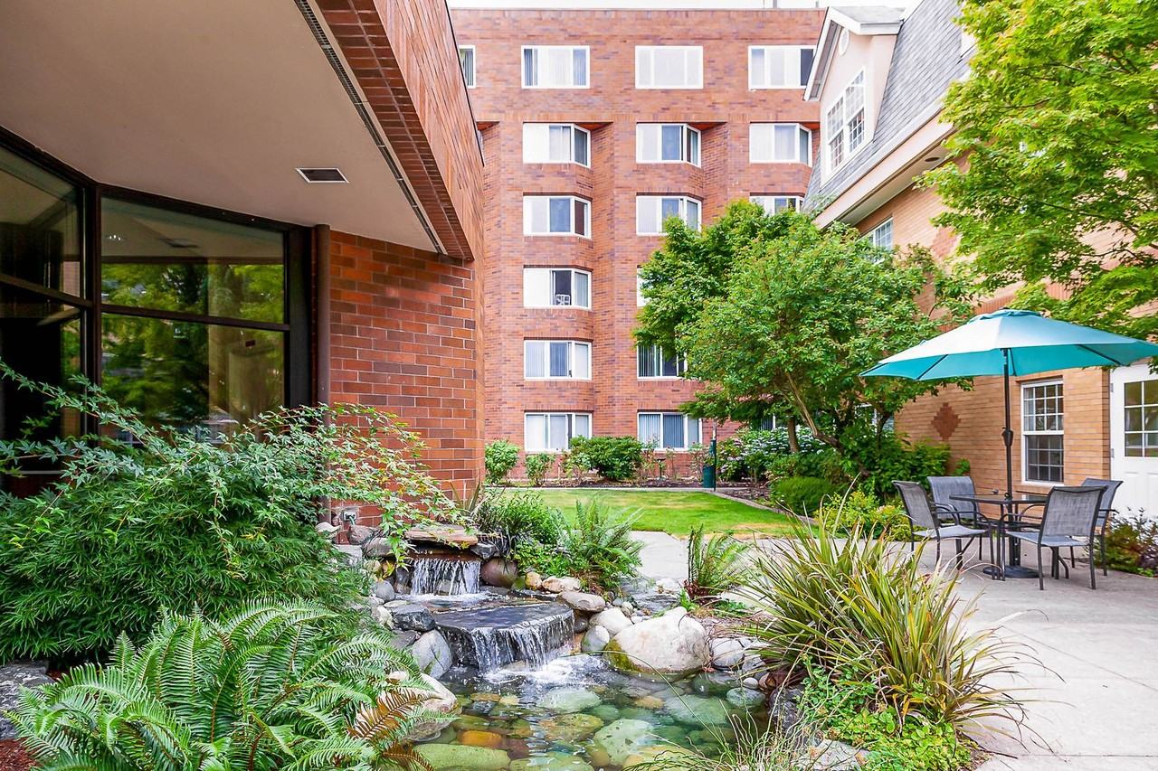 Life Manor Mountainside - Photo 5 of 5