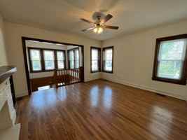 featured image of 1535 W Addison St