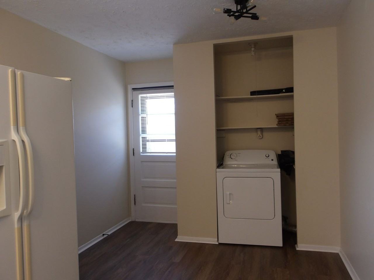5402 Logwood Ave - Photo 5 of 9