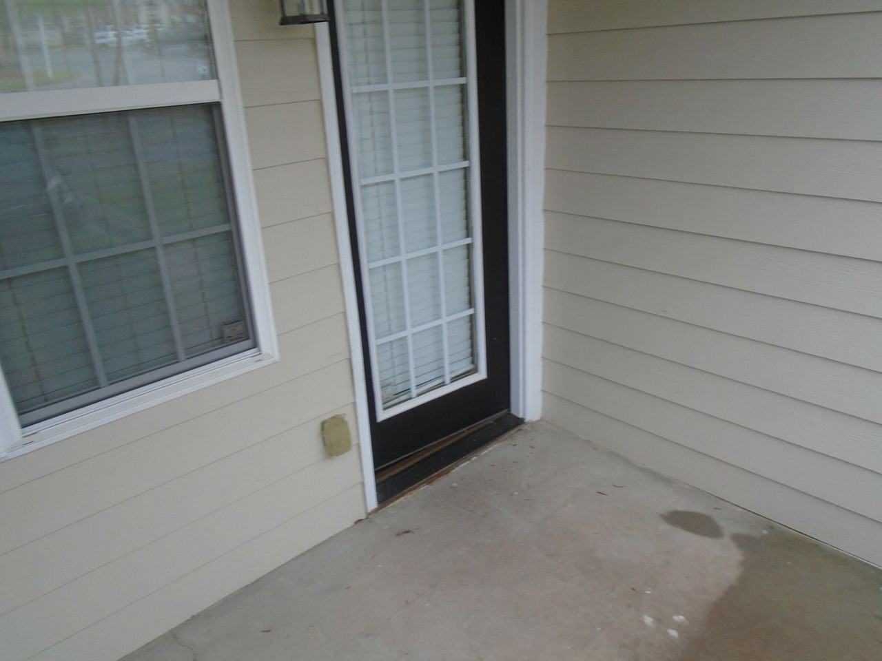 645 Brandermill Rd - Photo 2 of 34