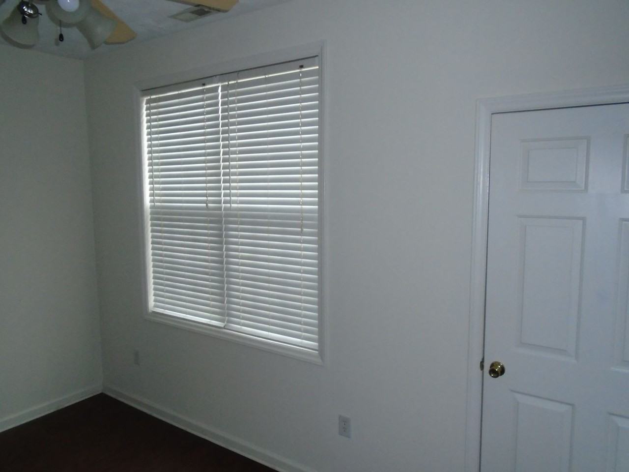 645 Brandermill Rd - Photo 4 of 34