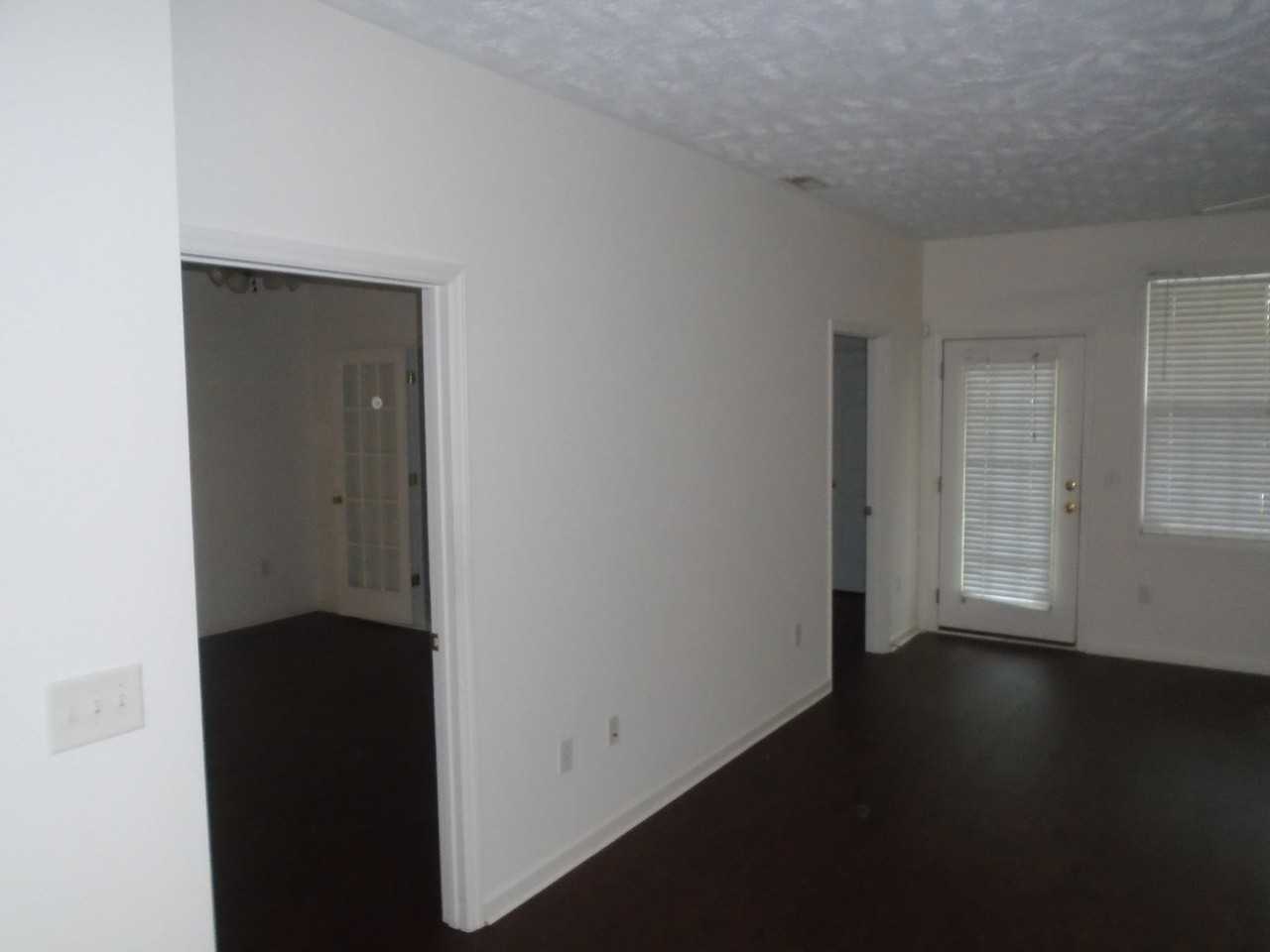 645 Brandermill Rd - Photo 6 of 34