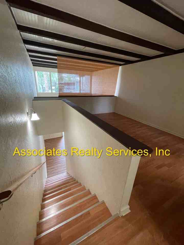 611 Sw 75th St - Photo 5 of 10