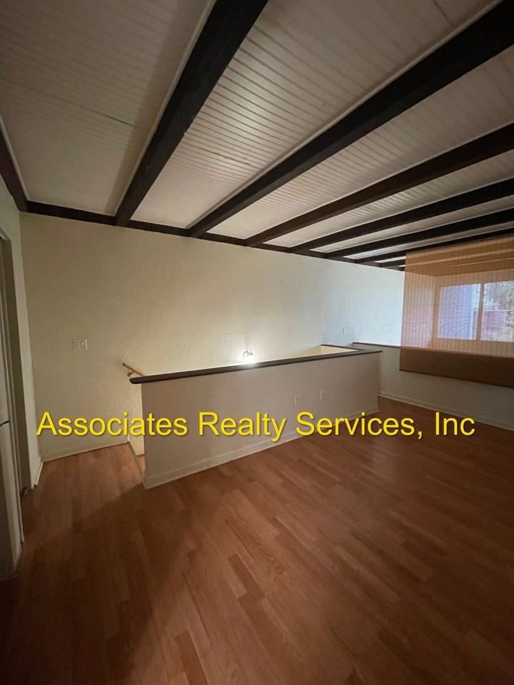 611 Sw 75th St - Photo 6 of 10