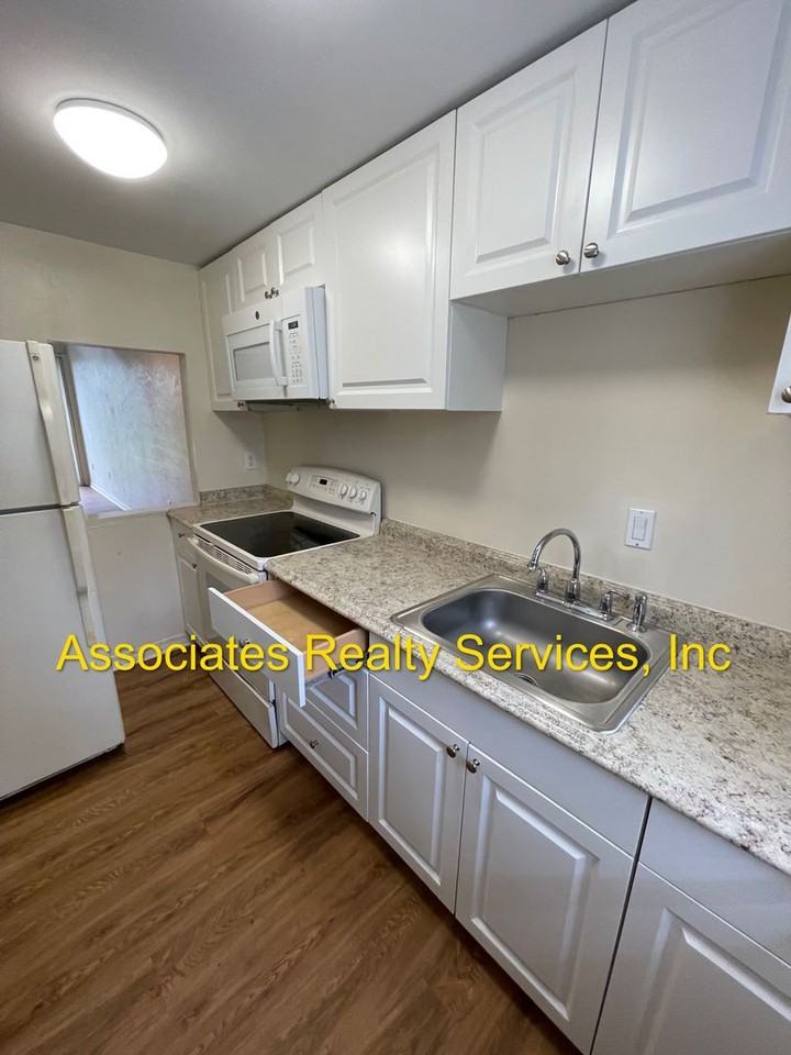 611 Sw 75th St - Photo 7 of 10