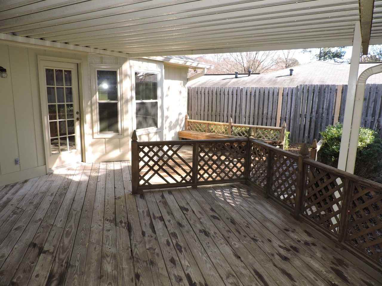 705 Reston Dr - Photo 2 of 15