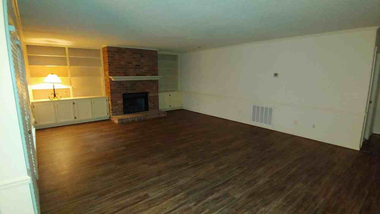 705 Reston Dr - Photo 3 of 15