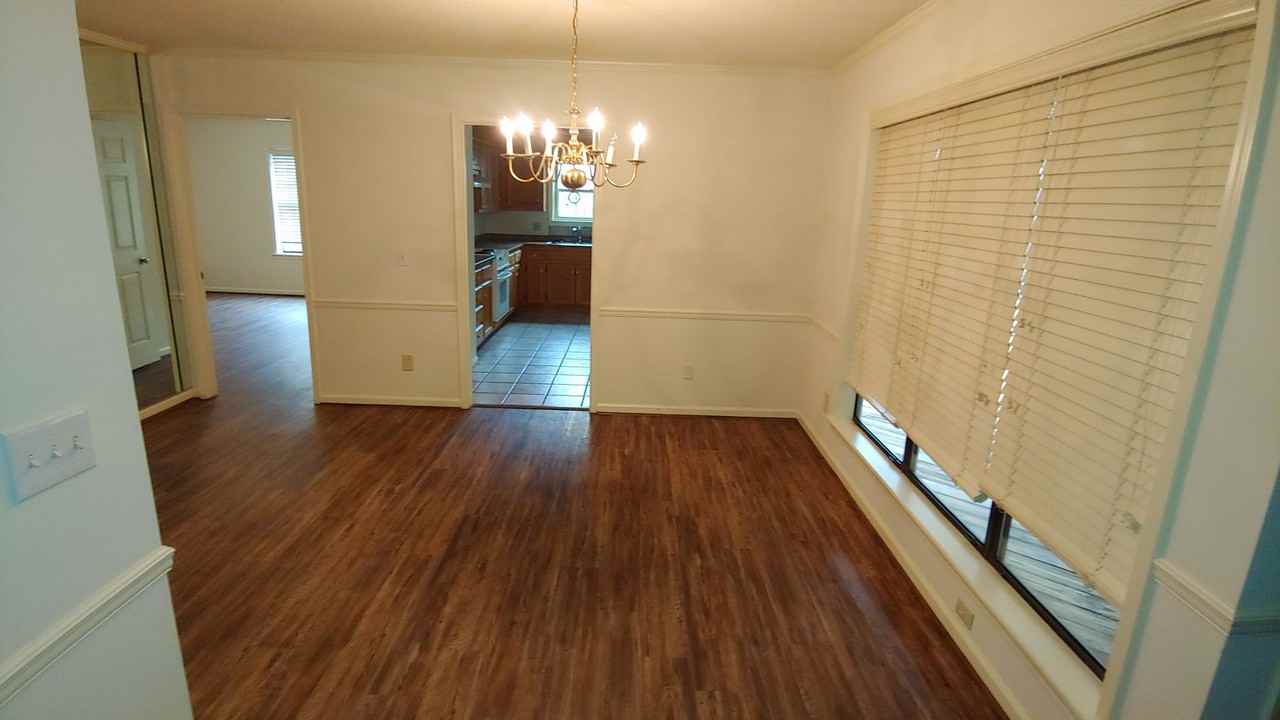 705 Reston Dr - Photo 4 of 15