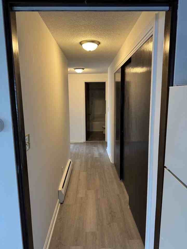 560 S Main St - Photo 3 of 12