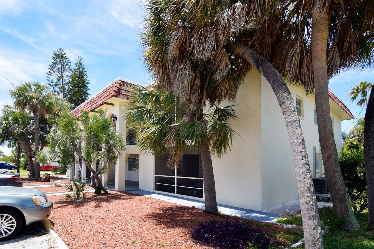 Oasis II on St Pete Beach - Photo 2 of 8