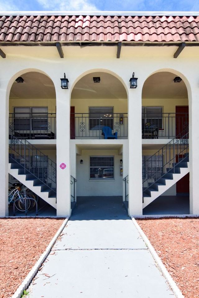 Oasis II on St Pete Beach - Photo 4 of 8