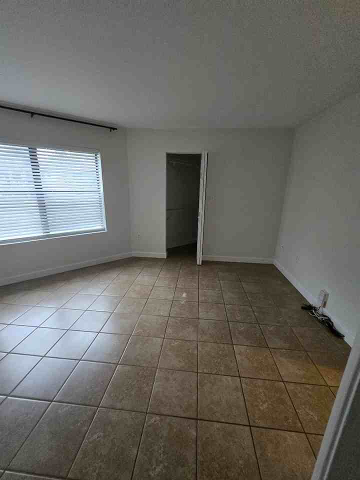 3524 Southpointe Dr #2 - Photo 6 of 50
