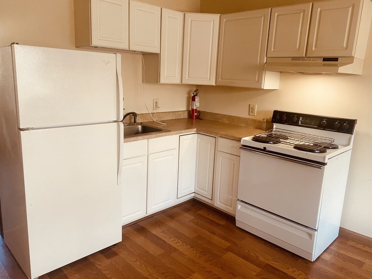 225 Maple St #3 - Photo 4 of 7