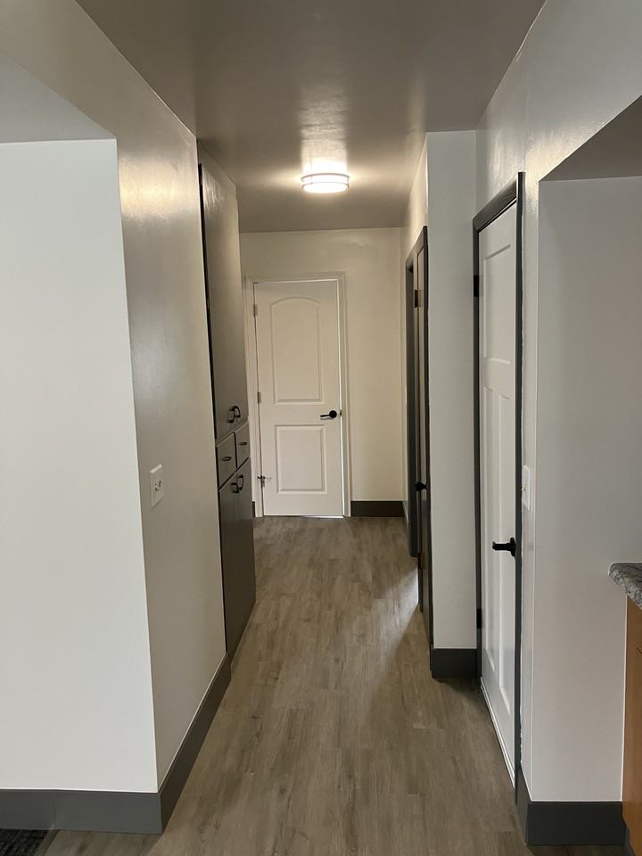 405 W Maple Ave - Photo 3 of 16